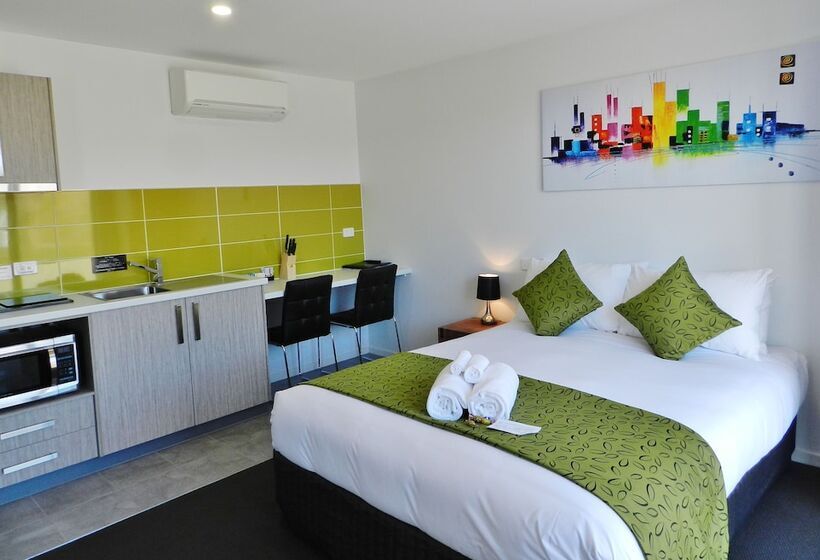 اتاق لوکس, Motel 24