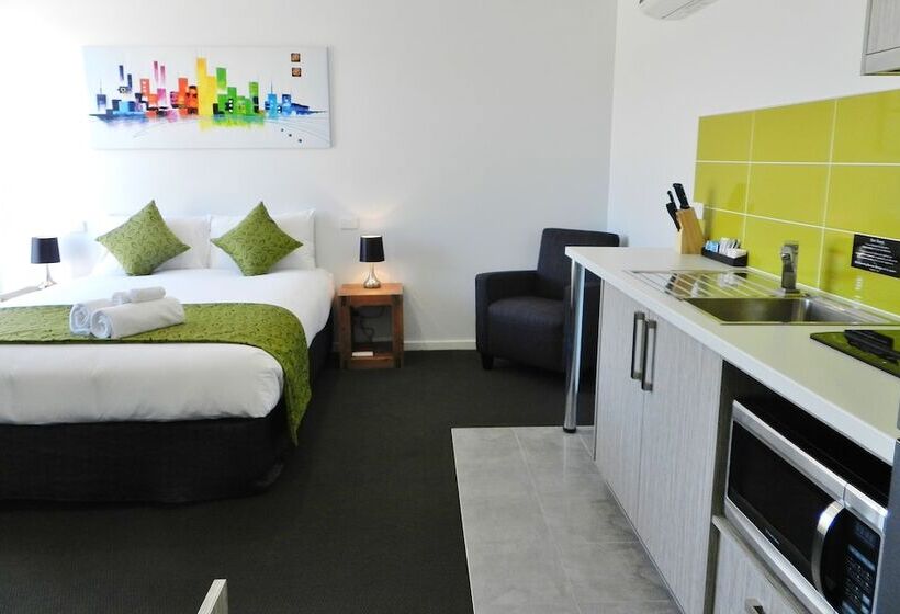 اتاق لوکس, Motel 24