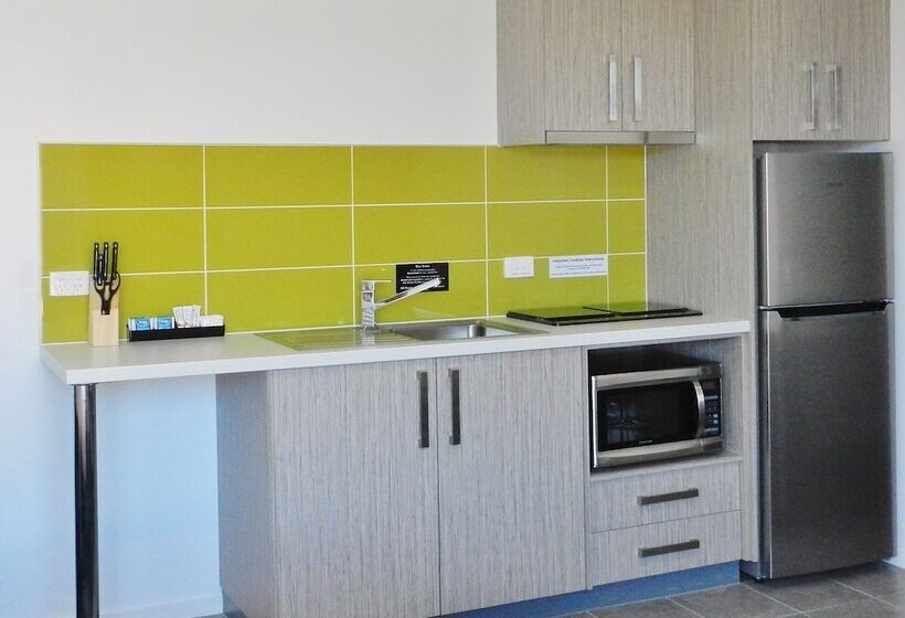 اتاق لوکس, Motel 24