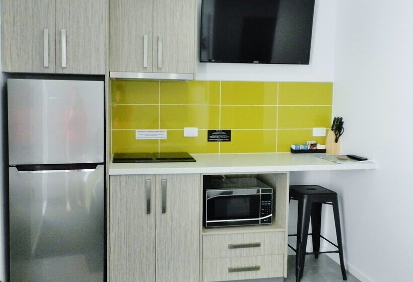 اتاق لوکس یک تخته, Motel 24