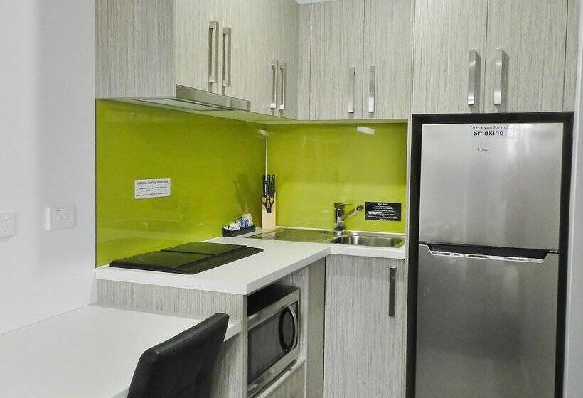 اتاق لوکس, Motel 24