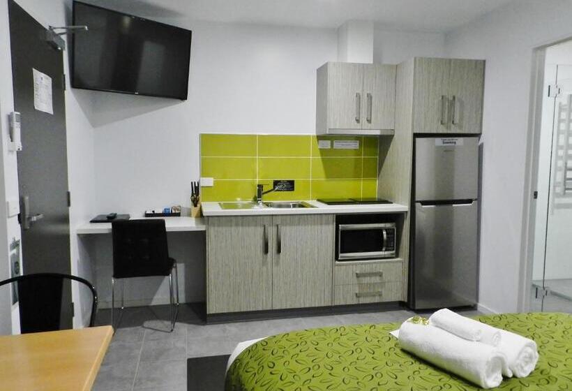 اتاق لوکس, Motel 24