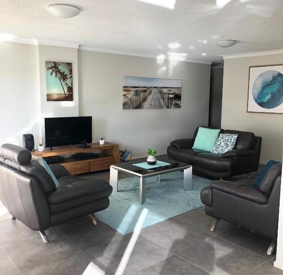 Superior 2-bedroom flat with a view, Oceania On Burleigh Beach