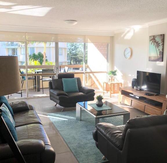 Superior 2-bedroom flat with a view, Oceania On Burleigh Beach