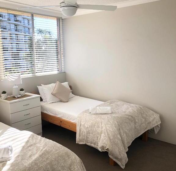 Superior 2-bedroom flat with a view, Oceania On Burleigh Beach