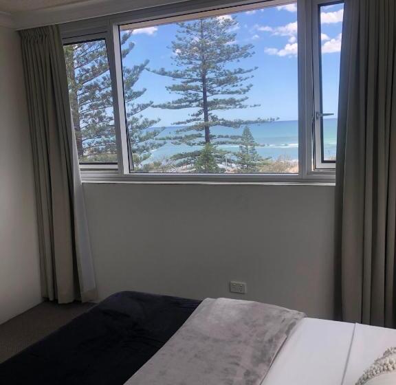 Superior 2-bedroom flat with a view, Oceania On Burleigh Beach
