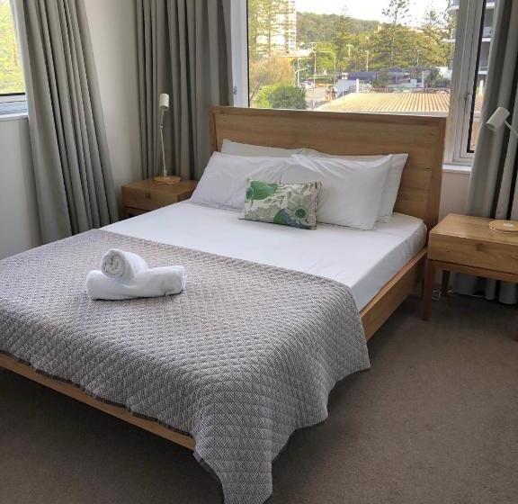 Superior 2-bedroom flat with a view, Oceania On Burleigh Beach