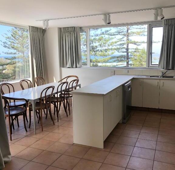 Superior 3-bedroom flat with a view, Oceania On Burleigh Beach