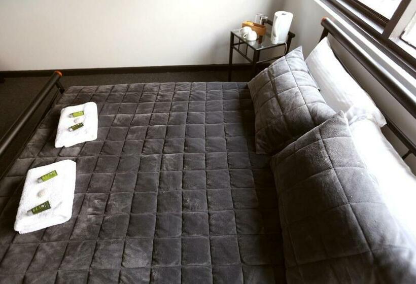 غرفة قياسية حمام مشترك, Panania Hotel Sydney