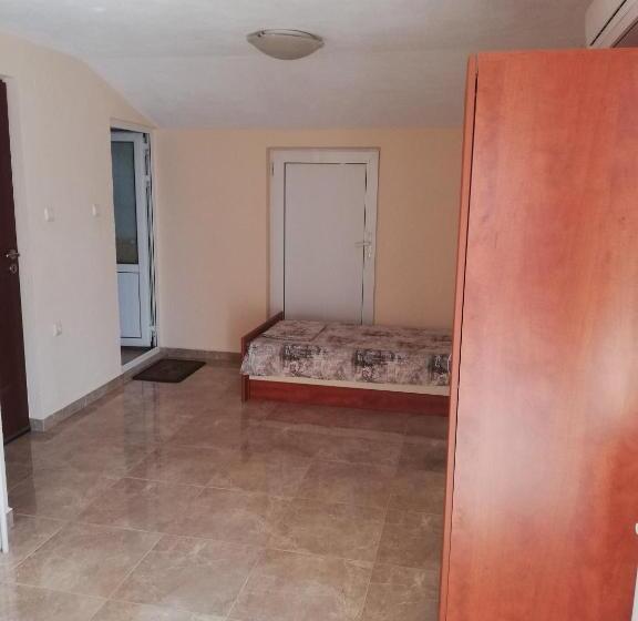 Triple Room Sea View, Milchevi Guesthouse