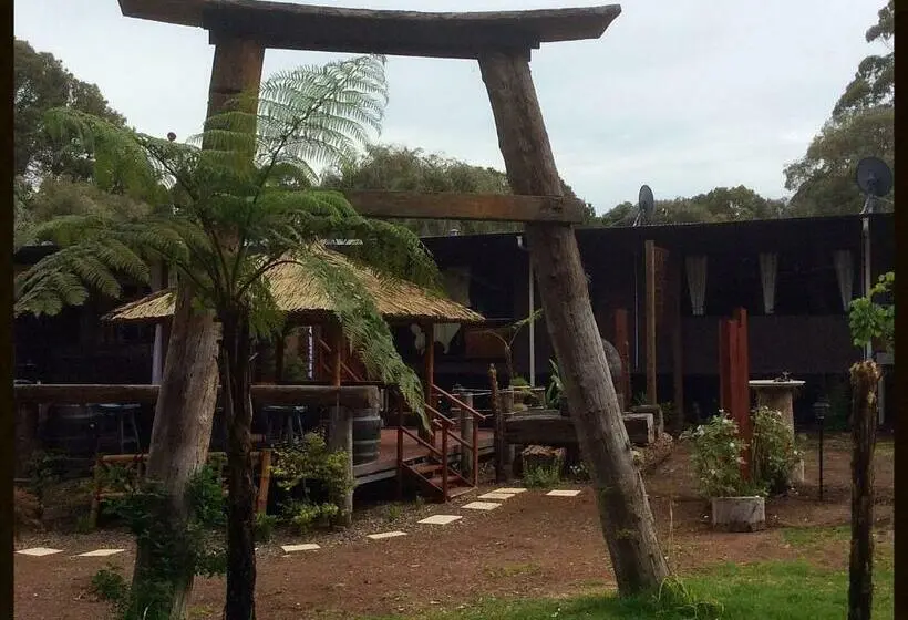 スイート, Mudstone Suites