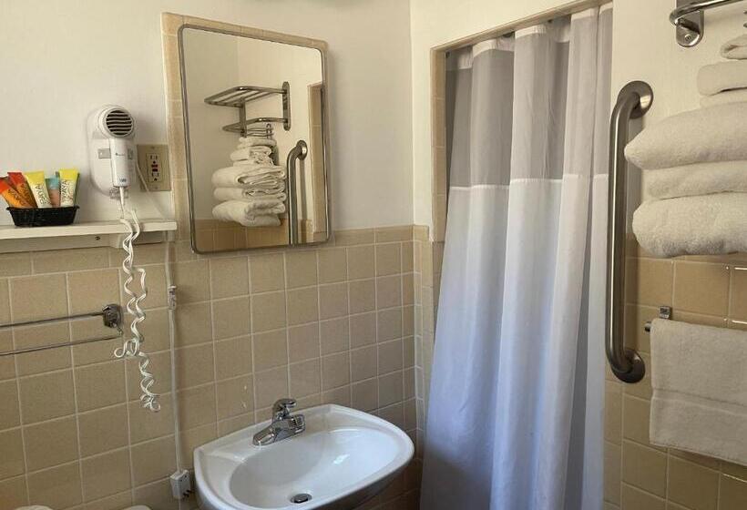 Номер Стандарт, Saddle & Surrey Motel
