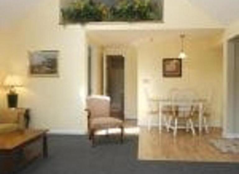 Апартаменты 1 Спальня с Балконом, Studio East Motel