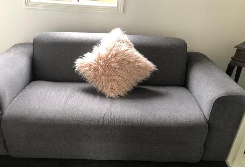 استودیوی لوکس, Creek Cottage Bed And Breakfast Traralgon