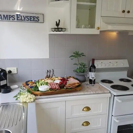 سوییت خانوادگی, Creek Cottage Bed And Breakfast Traralgon