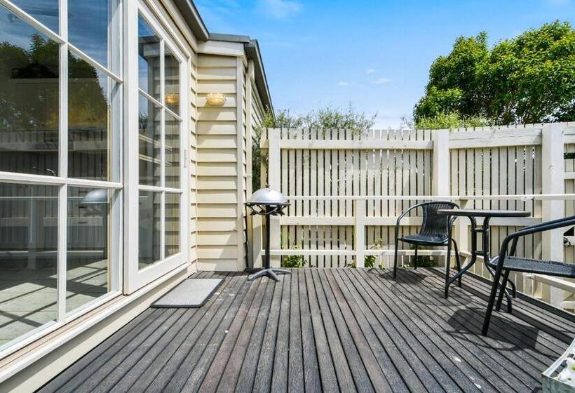 سوییت خانوادگی, Creek Cottage Bed And Breakfast Traralgon