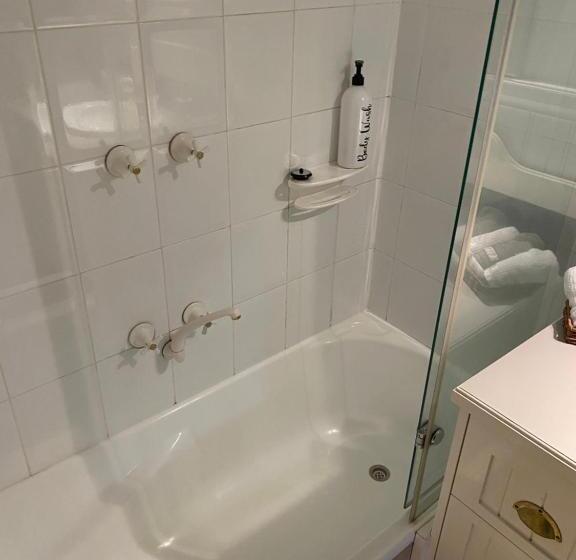 سوییت خانوادگی, Creek Cottage Bed And Breakfast Traralgon