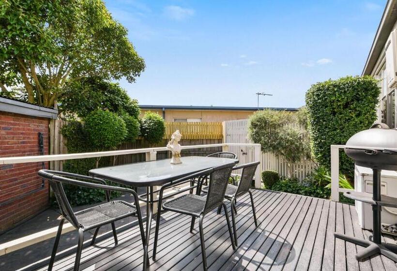 سوییت خانوادگی, Creek Cottage Bed And Breakfast Traralgon