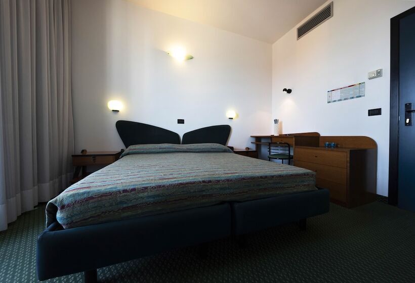 Standart Oda, Ali D'oro