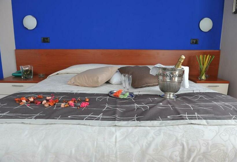 Comfort room with lake view, Bellavista Meublè