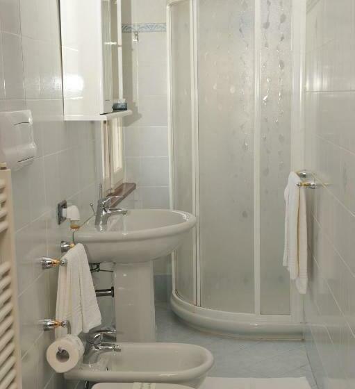 Comfort room with lake view, Bellavista Meublè