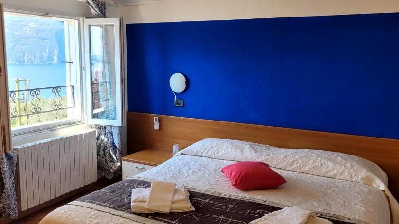 חדר קלאסי עם נוף לאגם, Bellavista Meublè