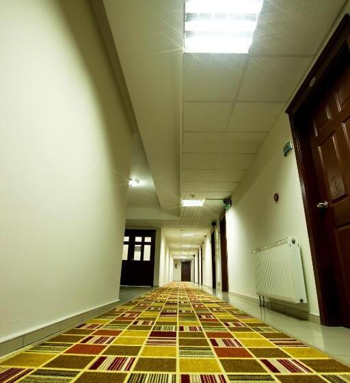 اتاق خانوادگی, Korkmaz Rezidans