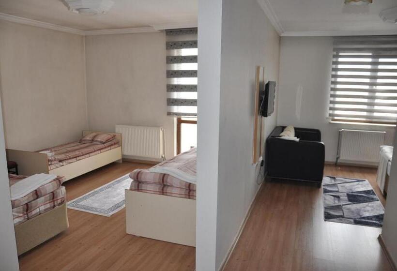 اتاق خانوادگی, Korkmaz Rezidans