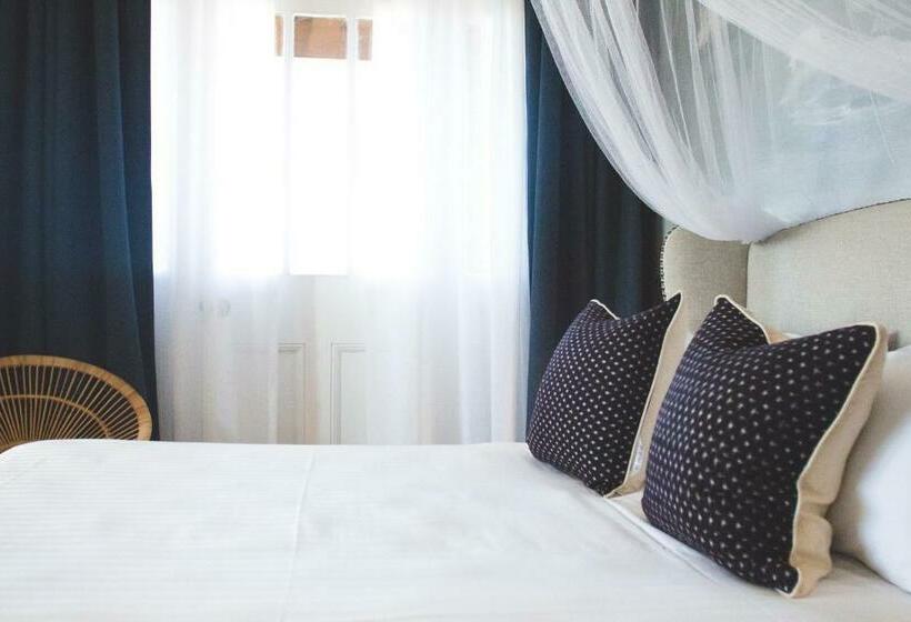 سوئیت با بالکن, Palisade