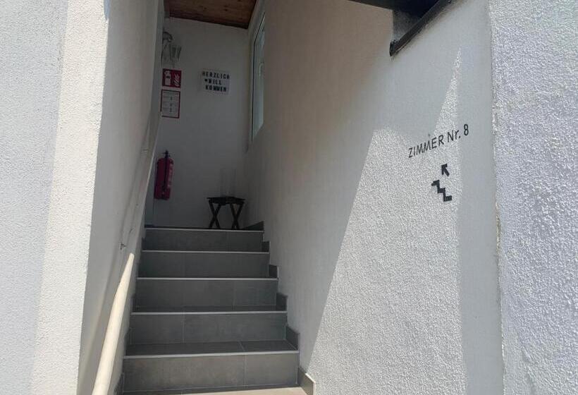 غرفة قياسية ثلاثية, Roccos Raum