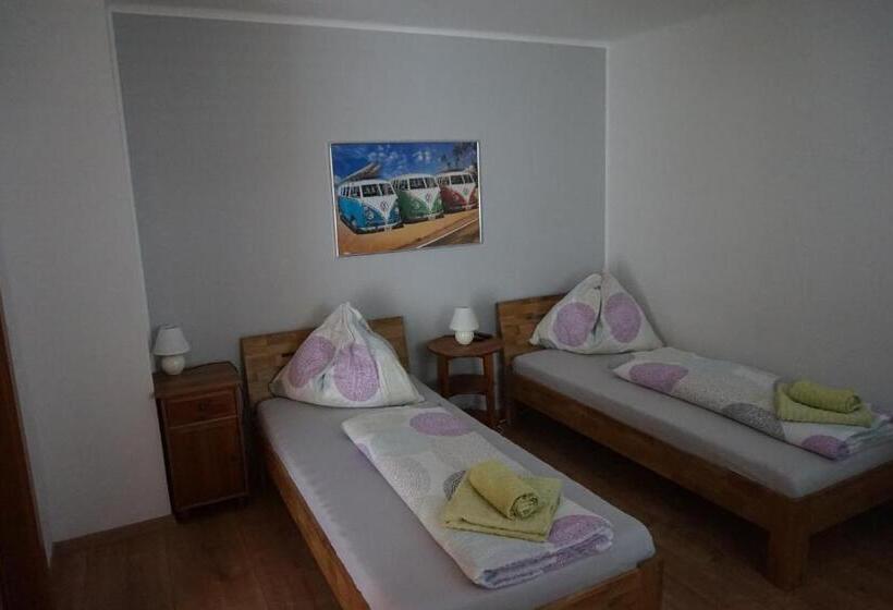 Номер Стандарт, Roccos Raum