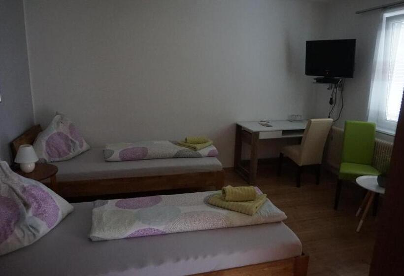 חדר סטנדרט, Roccos Raum