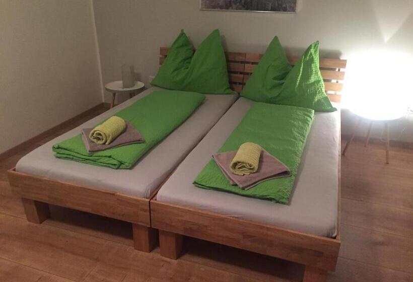 חדר סטנדרט, Roccos Raum