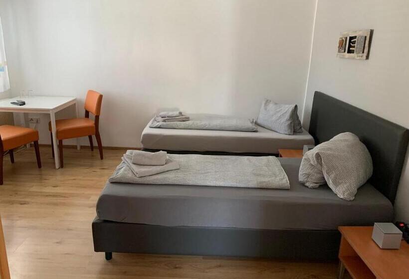 חדר סטנדרט, Roccos Raum