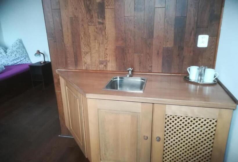 スタンダードルーム, Vlčí Jámy