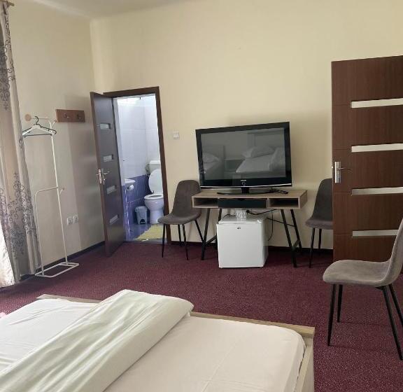 اتاق استاندارد سه نفره, Pensiunea Nero