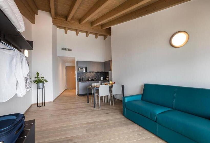 Standard studio with lake view, Residence Solei Classic & Plus