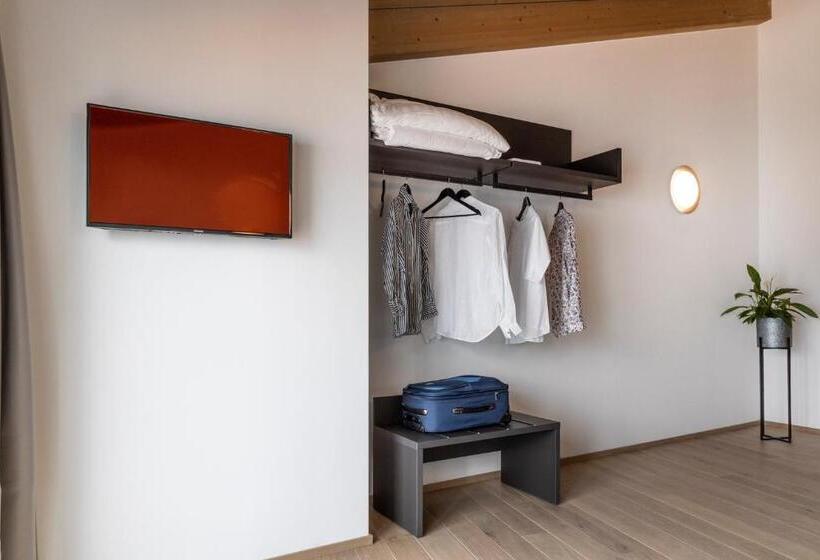 Standard studio with lake view, Residence Solei Classic & Plus