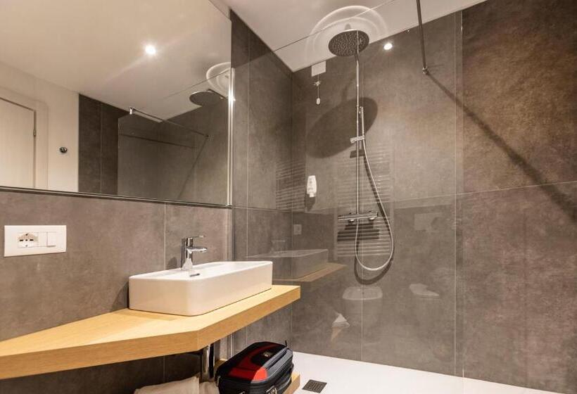 Standard studio with lake view, Residence Solei Classic & Plus