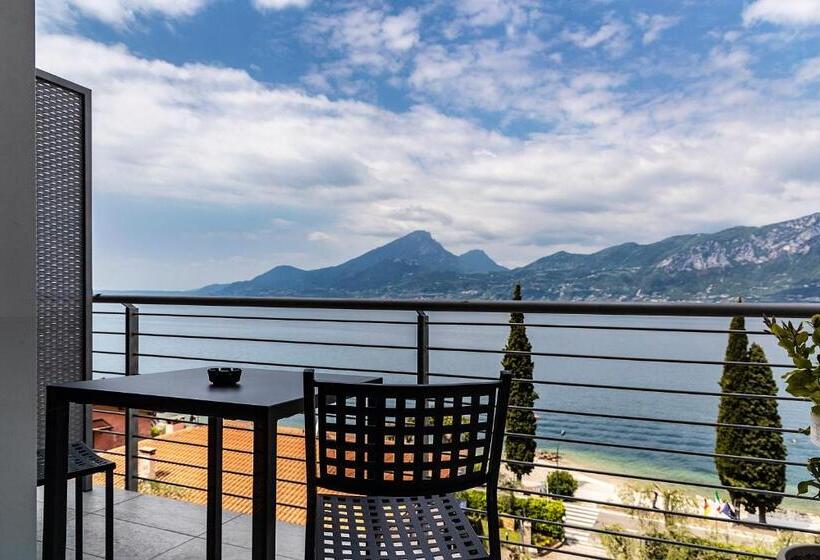 Standard studio with lake view, Residence Solei Classic & Plus