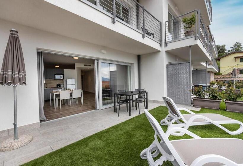 2 Bedrooms Apartment Lake View, Residence Solei Classic & Plus