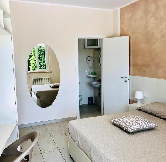 غرفة قياسية ثلاثية, La Collina Dei Colori