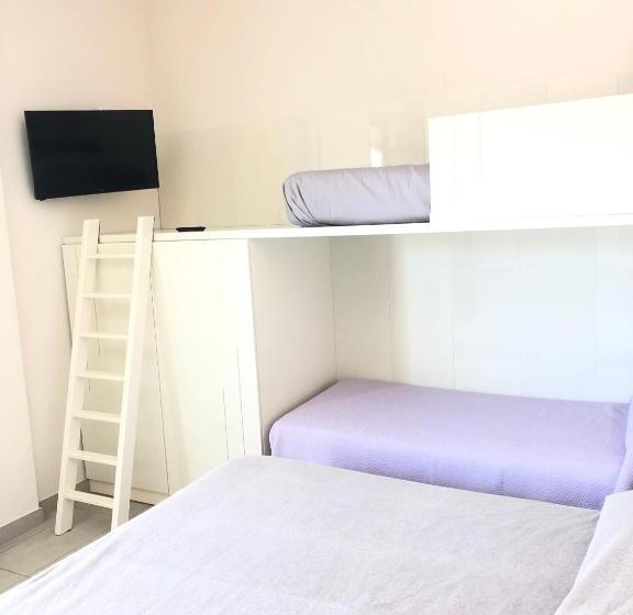 غرفة قياسية رباعية, La Collina Dei Colori