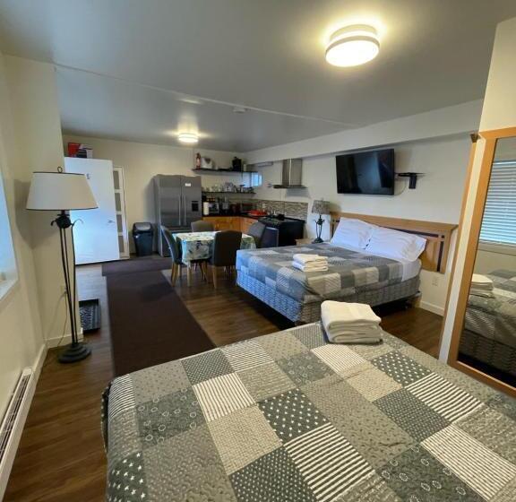 Deluxe Studio, Sunset Motel