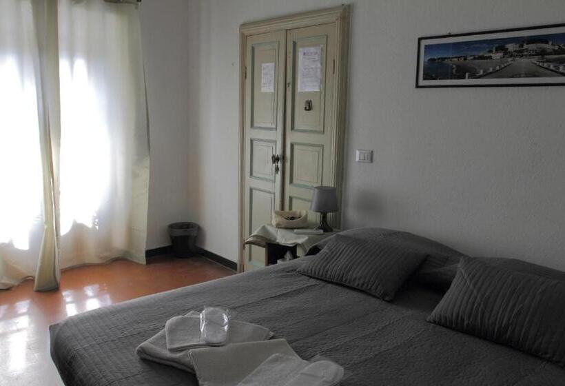 スタンダード4人部屋, B&b La Torre Celle Ligure