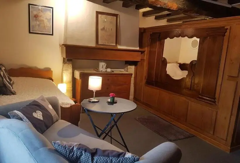スタンダードルーム, Le Café Du Village   Bar à Cocktails & à Ambiance