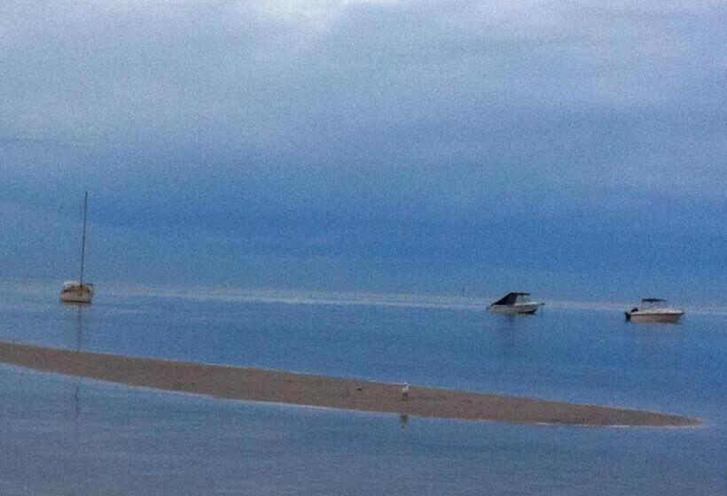 小室, Sea Salt Bnb