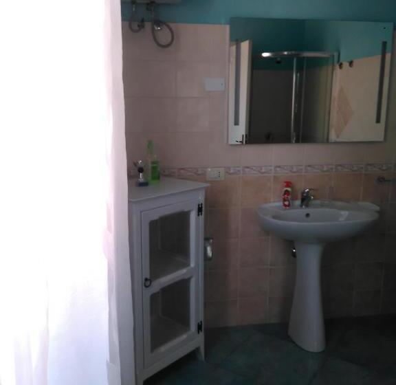 חדר לארבעה סטנדרטי עם נוף לגינה, Villa Donna Maria