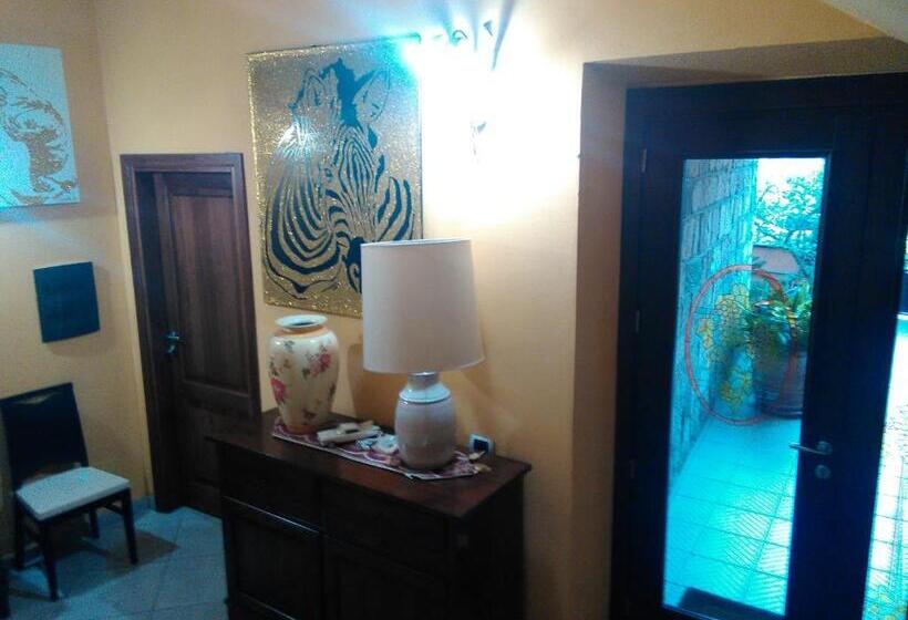 חדר לארבעה סטנדרטי עם נוף לגינה, Villa Donna Maria