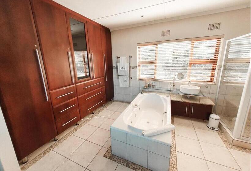 豪华海景房带阳台, Blue View B&b